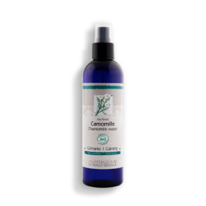 Packshot produit eau florale de camomille